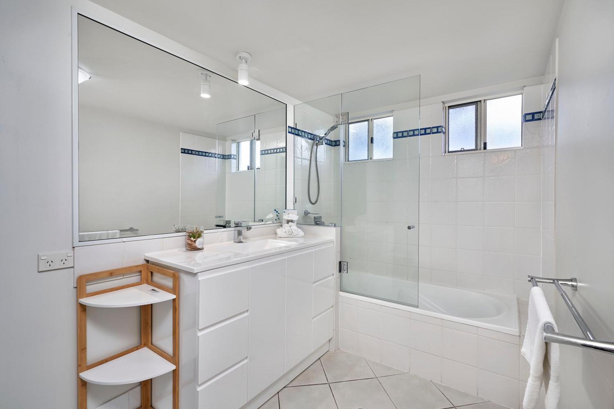 North Cove Waterfront Suites Cairns Ngoại thất bức ảnh